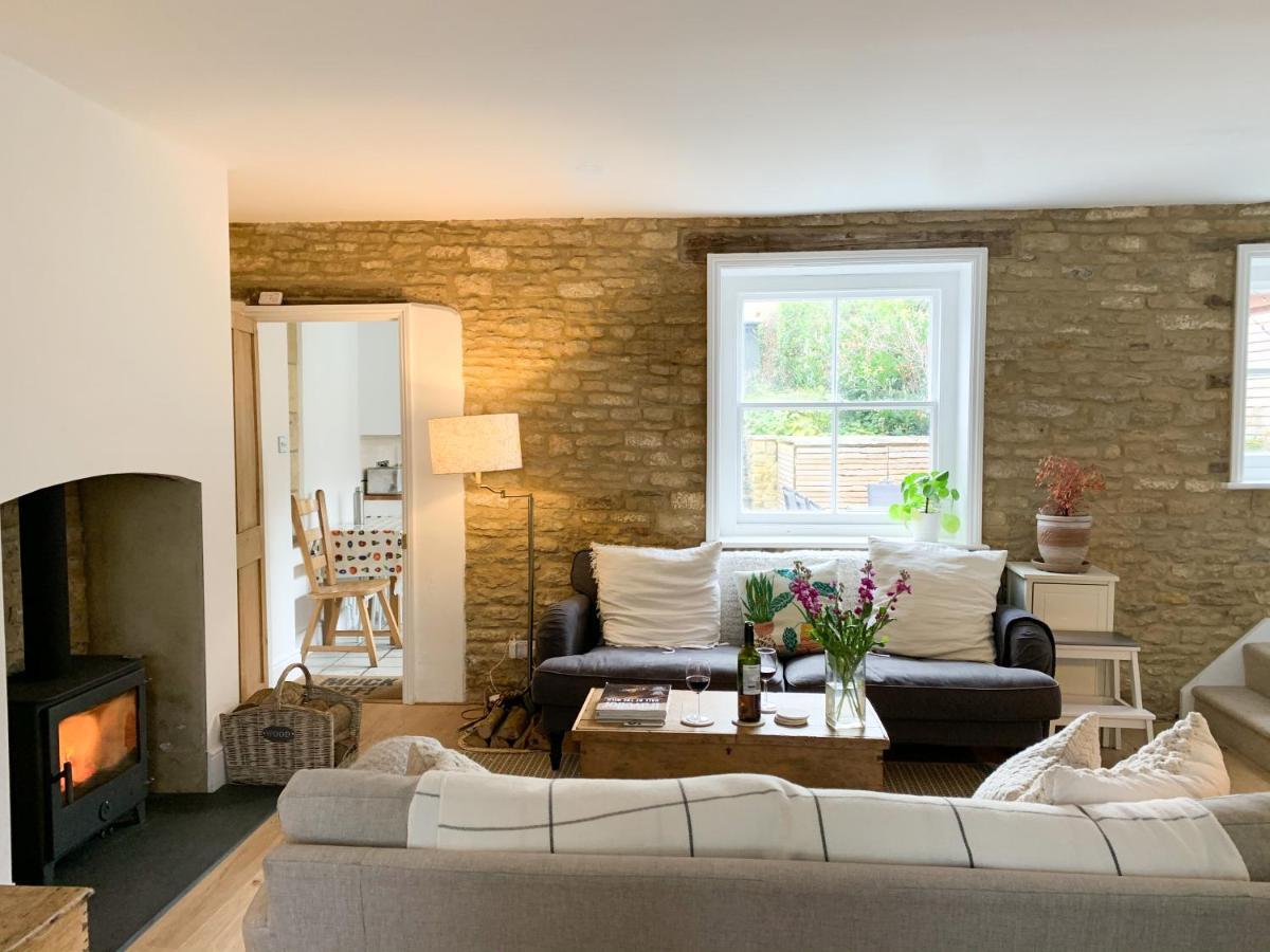 Jasmine Cottage ชาร์ลเบอรี ภายนอก รูปภาพ